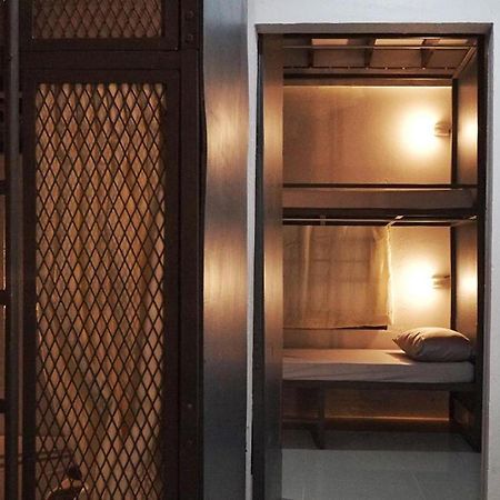 Хостел Urban Bed (Adults Only) Чиангмай Экстерьер фото