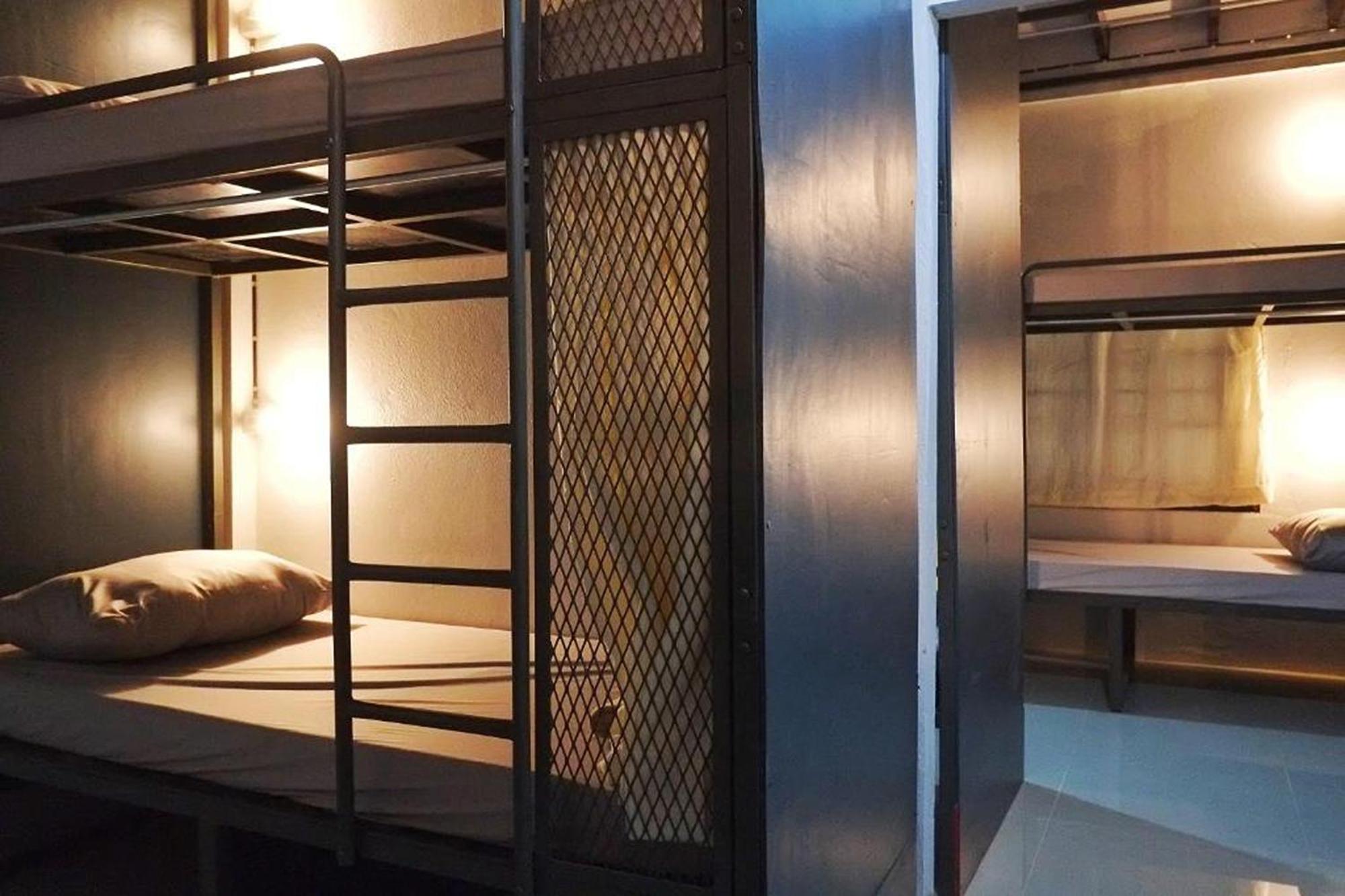 Хостел Urban Bed (Adults Only) Чиангмай Экстерьер фото