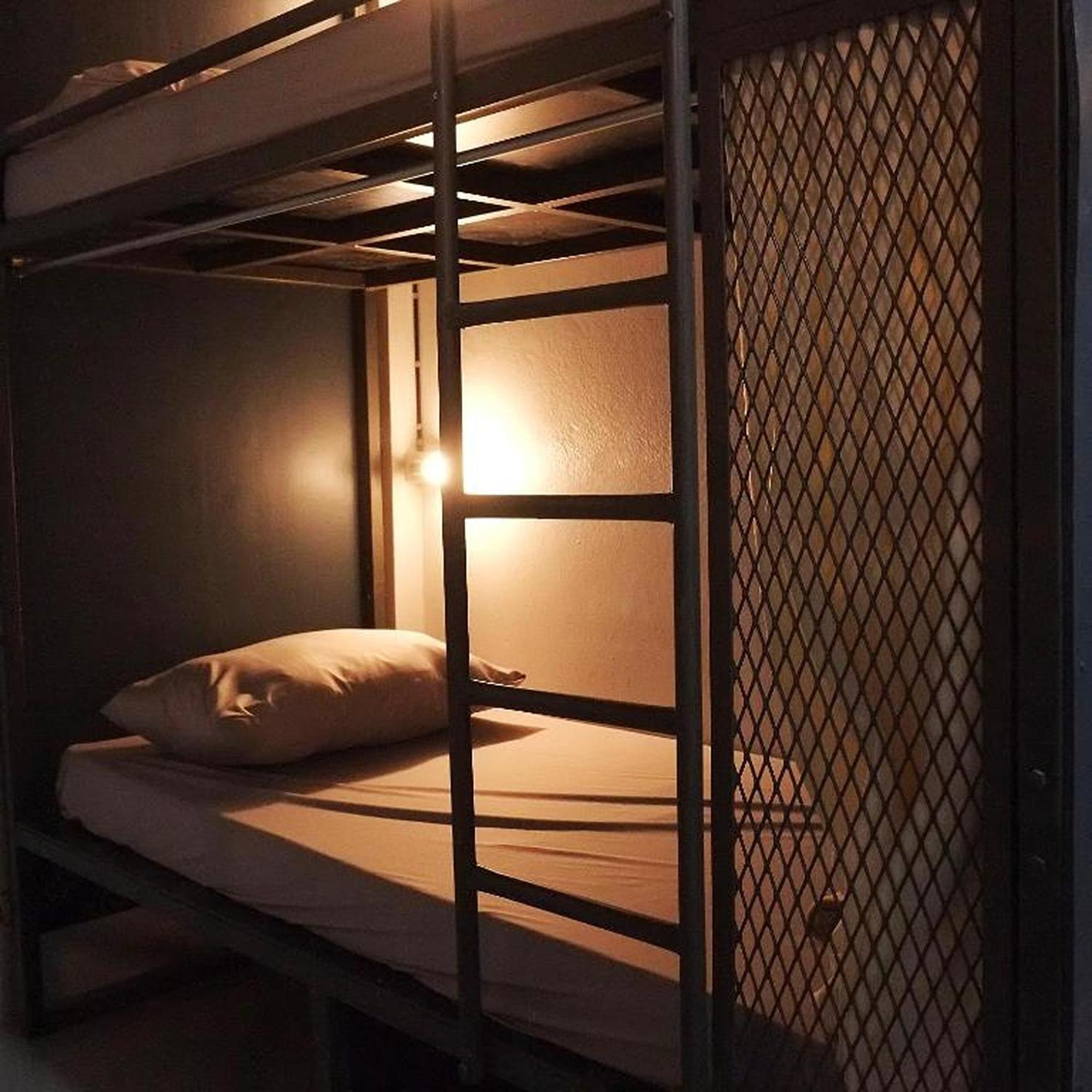 Хостел Urban Bed (Adults Only) Чиангмай Экстерьер фото