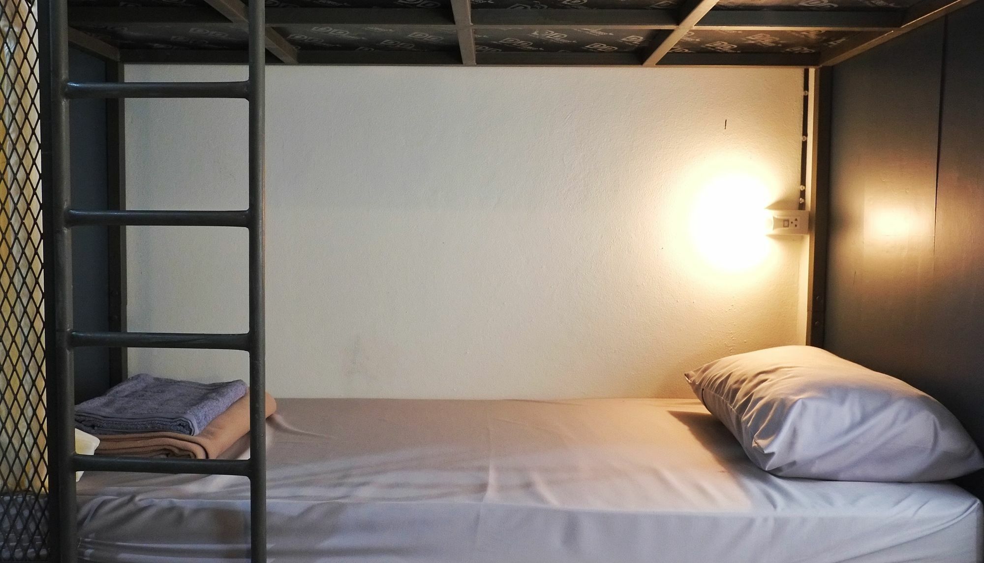 Хостел Urban Bed (Adults Only) Чиангмай Экстерьер фото